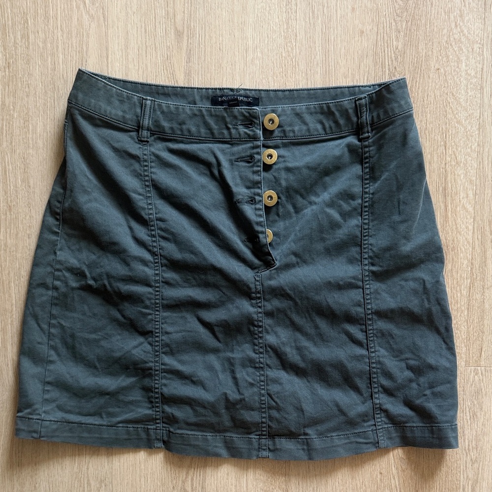 Banana Republic olive button-front mini skirt
